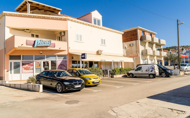 Apartments Šmanjak