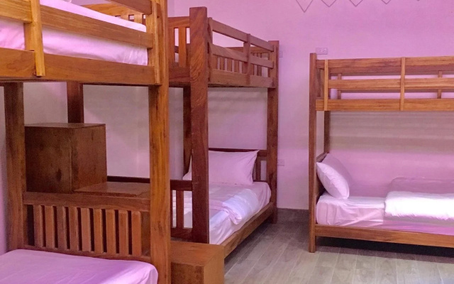 Faraway Suites - Hostel