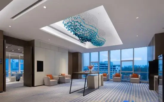 Changsha Yuelu Howard Johnson Hotel (Meixi Lake West Metro Station Branch)