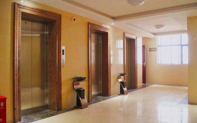 Zhongzhou Business Hotel