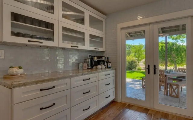 @ Marbella Lane - Eccentric 4BR Modern Ranch Home