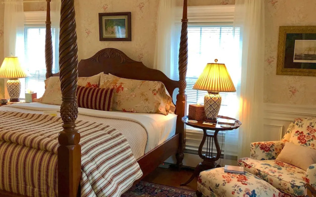 Captain David Kelley House Bed & Breakfast