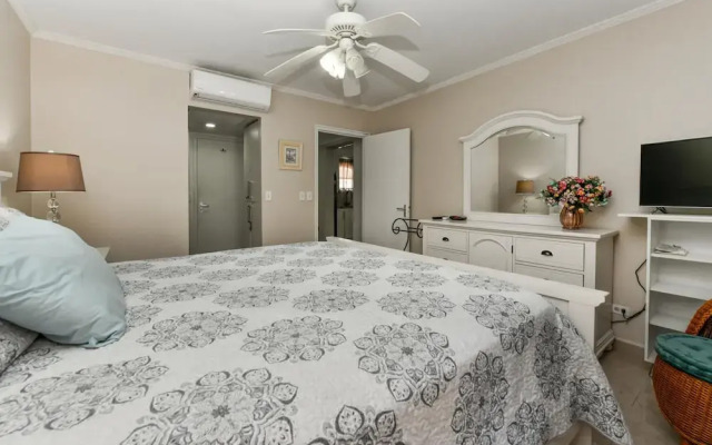 1br1ba Condo in Amazing Location Wacamaya Condos