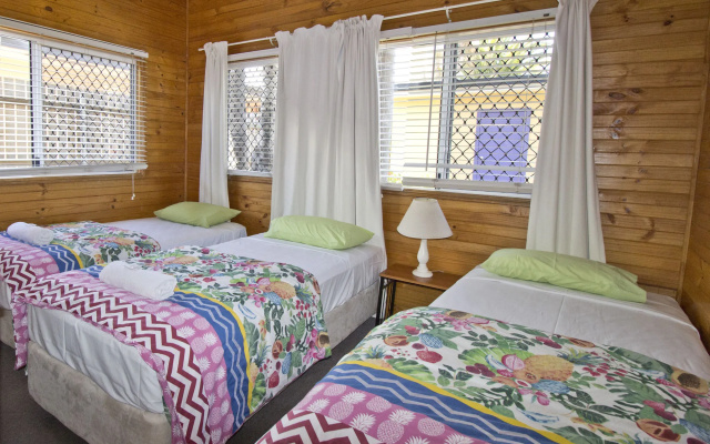 Bargara Gardens Motel & Holiday Villas