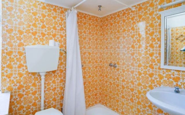 Roofed Villa in Albufeira with Private Swimming Pool