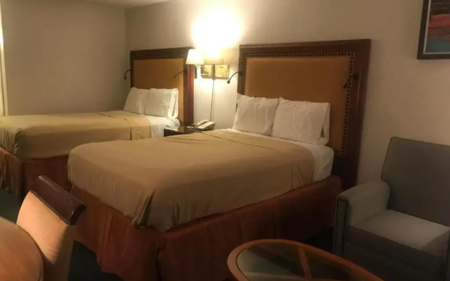 Travelers Inn & Suites