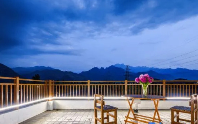 Floral Hotel·Vaguely Nanshan Hot Spring Courtyard Hotel