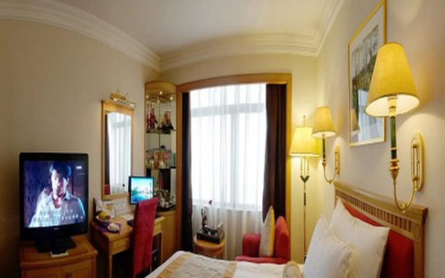 Gold Source Hotel