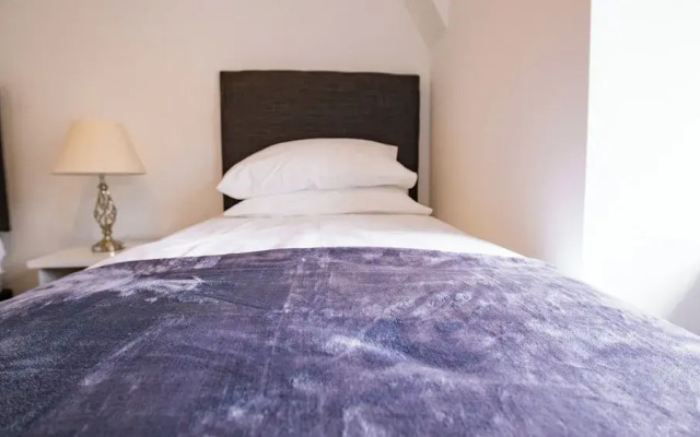 House Sleeps 6 - Parking,garden,family&contractors