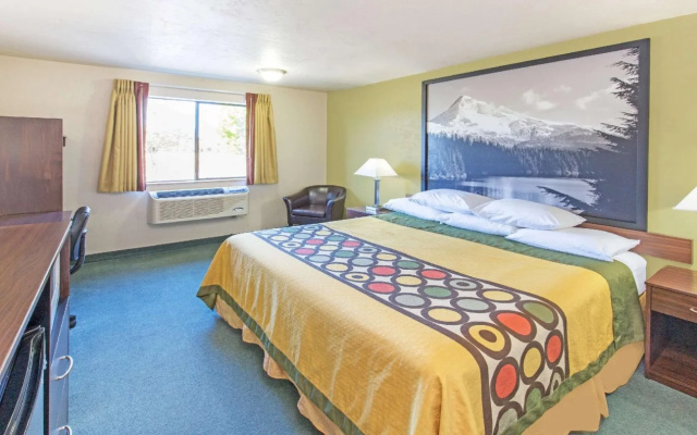 Super 8 by Wyndham Salem