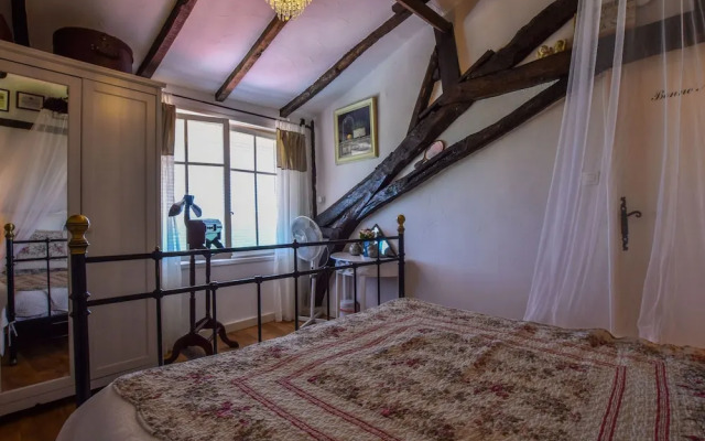 Renovated house with private swimming pool, close to Villefranche-du-Périgord.