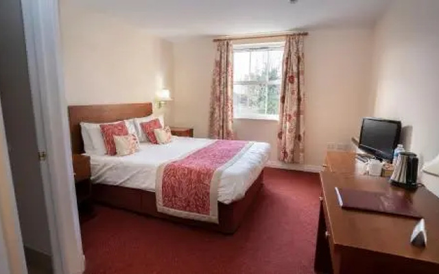 The Emmbrook Inn