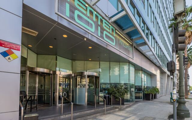 Отель Spacious Penthous @ 1010 Wilshire США, Лос-Анджелес - отзывы, цены и фото номеров - забронировать отель Spacious Penthous @ 1010 Wilshire онлайн вид на фасад