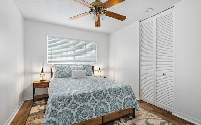 Cocoon Island Villa Luxury 5 BDR Waterfront Home