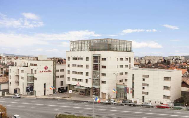 Ramada Hotel Cluj вид на фасад
