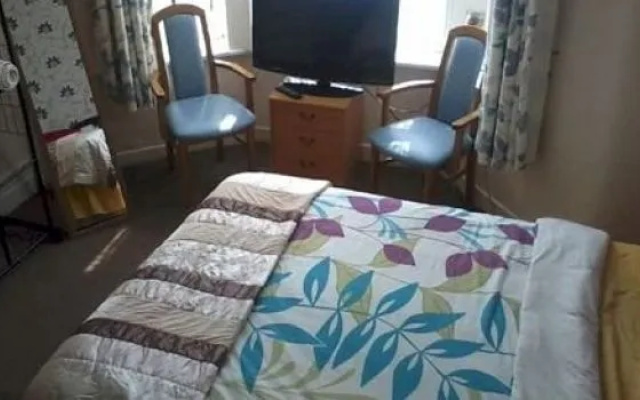 Dering Lodge Hotel