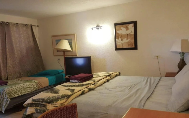 The Beach Waikiki Boutique Hostel