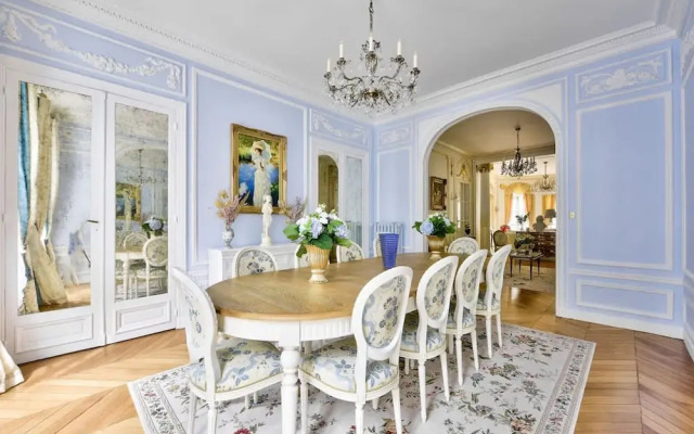 Noble Luxury Residence in the Heart of Paris