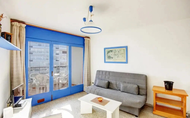 Apartment in Roses on the Beachfront