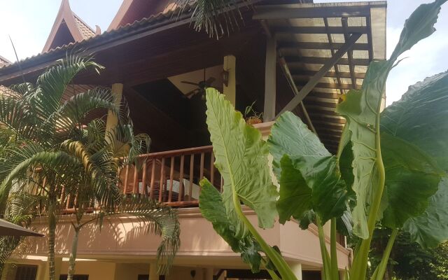 Отель Kata Interhouse Resort Таиланд, пляж Ката - 1 отзыв об отеле, цены и фото номеров - забронировать отель Kata Interhouse Resort онлайн вид на фасад