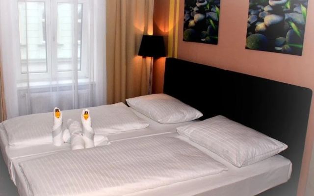 Early Bird Hotel