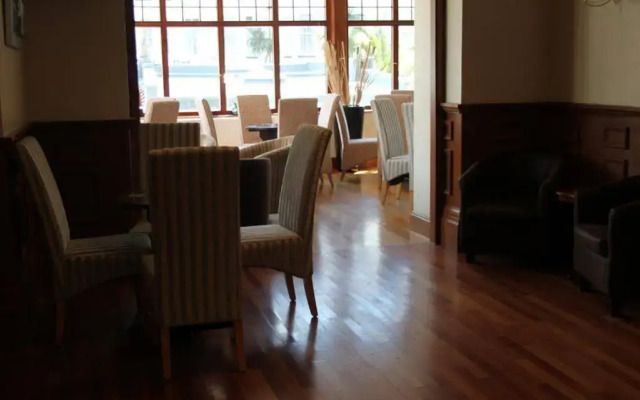 Palm Court Hotel