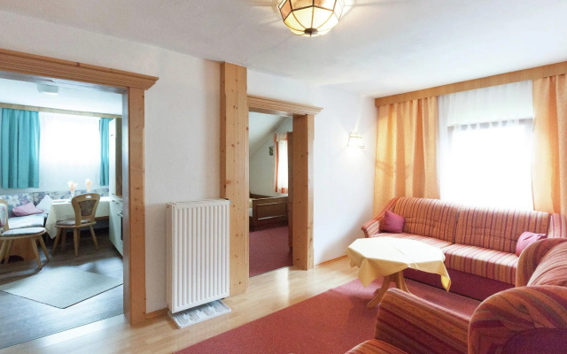 Chalet in Vent Near Stablein Ski Lift
