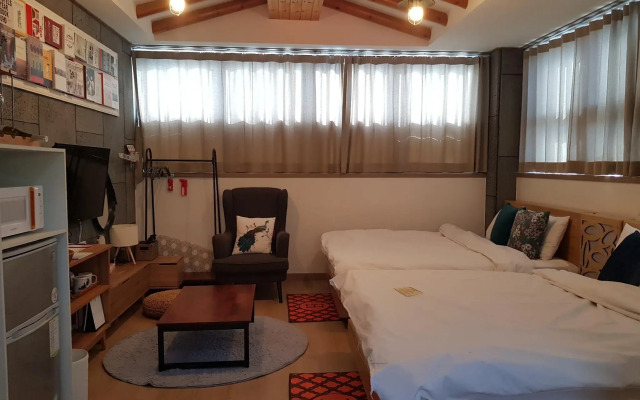 Andong Poong-gyung HOSTEL n LIBRARY