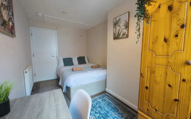 Casa Botique - Close To Gunwharf