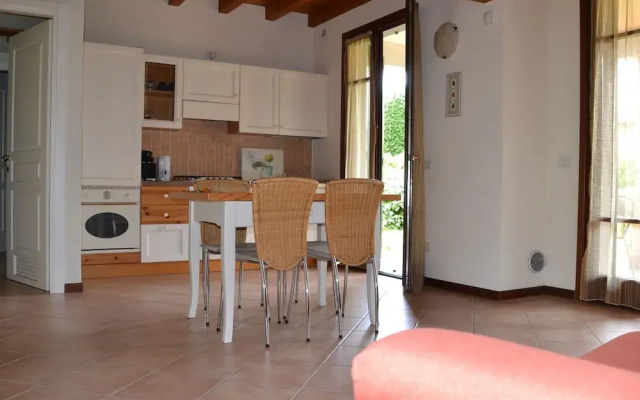 Nice Ground Floor Apartment Located near Peschiera