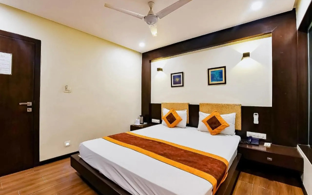 OYO Rooms Ahmedabad Maninagar Station