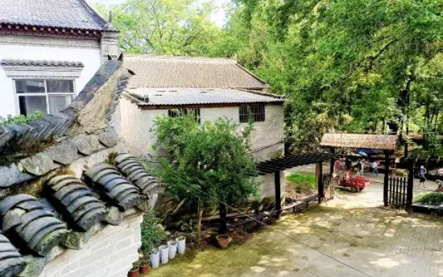 Xinyang Pingqiao Smile Inn