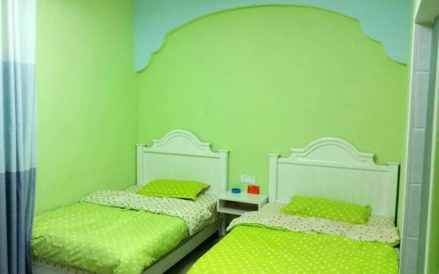 Fenghuang Encounter Time Inn