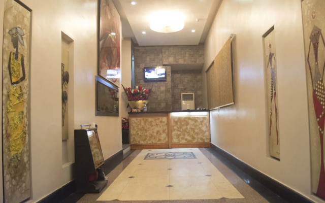 GrandBee Suites