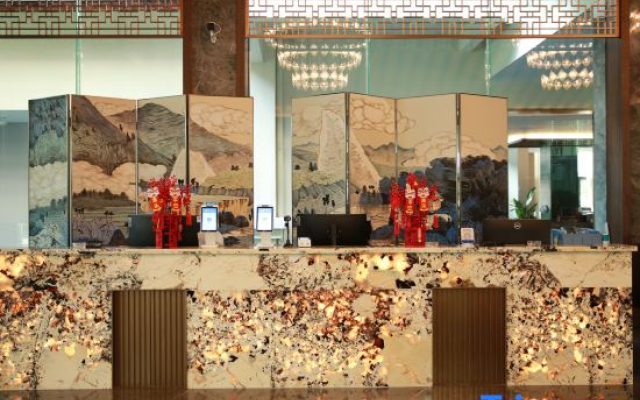 Grand Hotel Mangshi Shengshui Lake