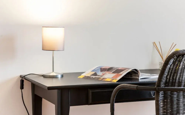 ALTIDO Charming 1BR Apt w/workspace in Sao Bento