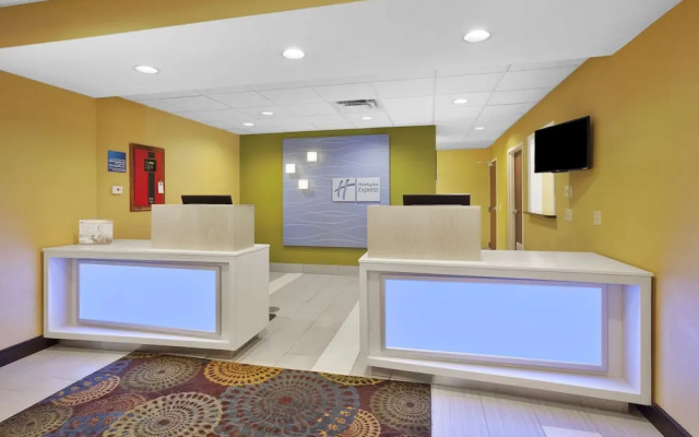 Holiday Inn Express Hotel & Suites CIRCLEVILLE