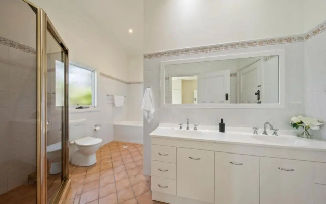 Brokenback Vineyard Estate
