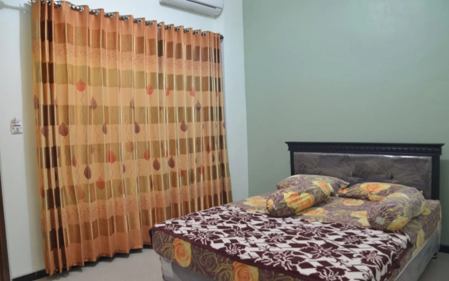 Hotel Ratna
