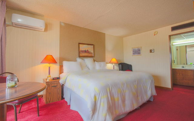 HomeTown Inn by OYO - Liberal, KS