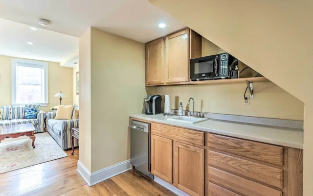 Townhome in Leesburg Historic District!