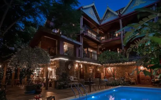 Hidden Garden Inn