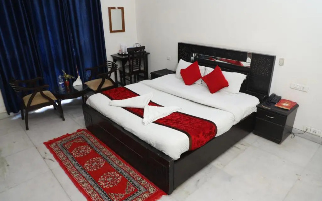 Hotel Ashray Noida