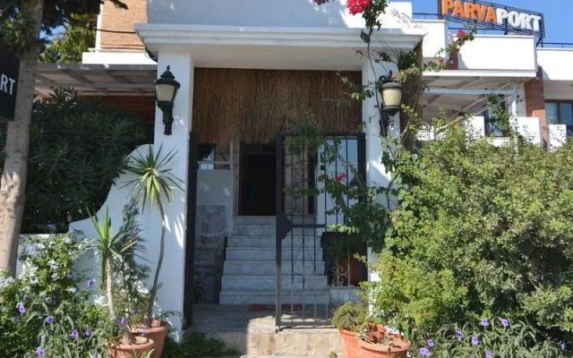 Parva Port Alacati