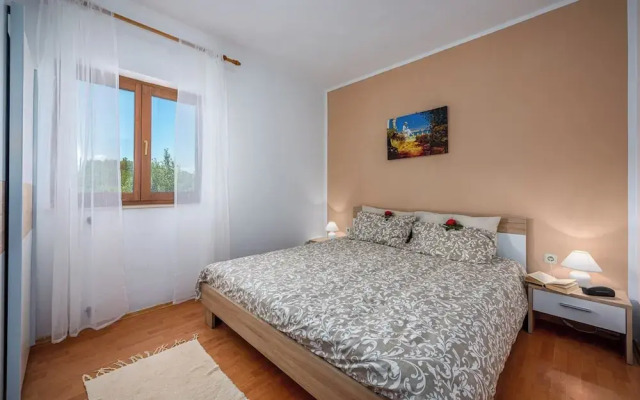 Apartment in Drenje With Sauna