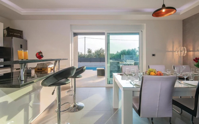 Awesome Home in Fazana With Wifi and 5 Bedrooms