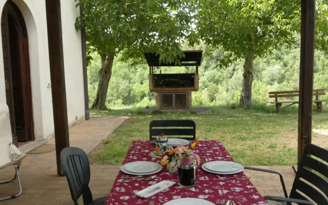 Scappo in Umbria, la Cantinetta