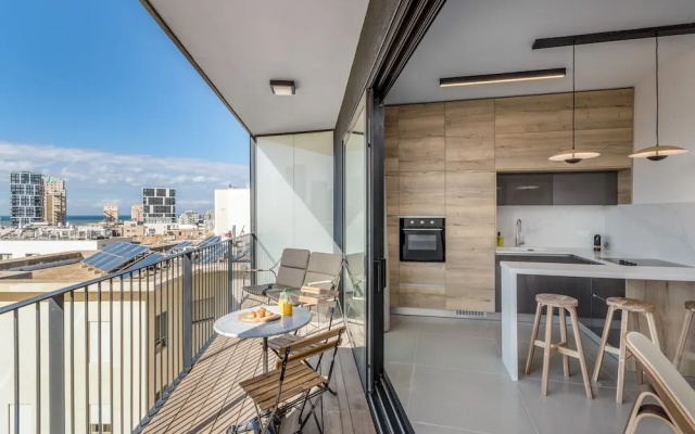 High End & Design with Balcony