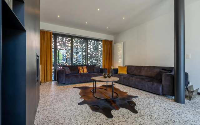 La Maison Noire
