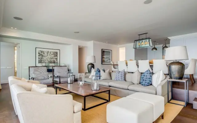 Gorgeous Apartment in Secure Block w Sea Views Caliche